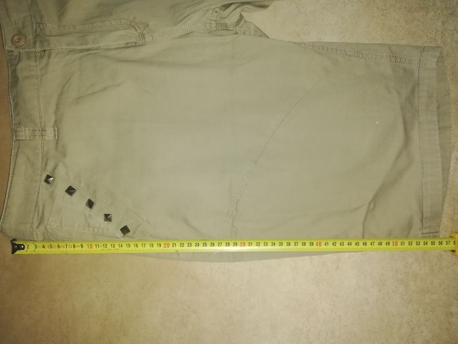 Pantaloni scurti bermude cu ținte