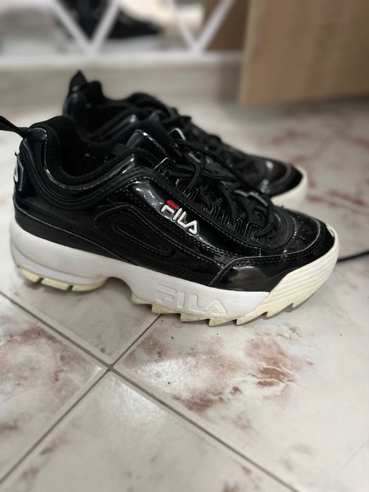 Дамски спортни обувки FILA