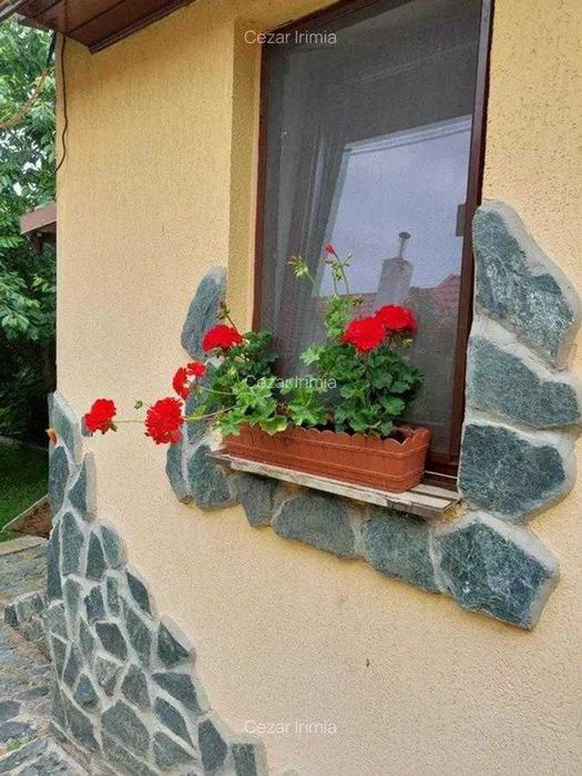 Vand/schimb casa 3 camere renovata recent