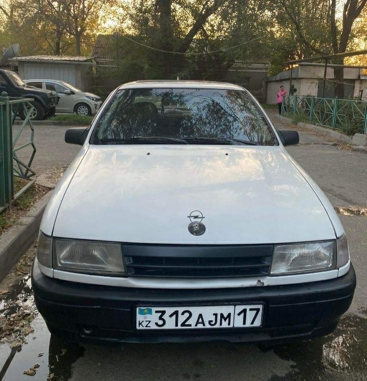 Машина opel vectra