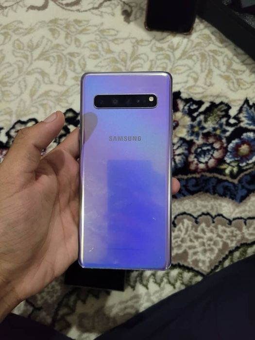 Samsung galaxy S21 plus