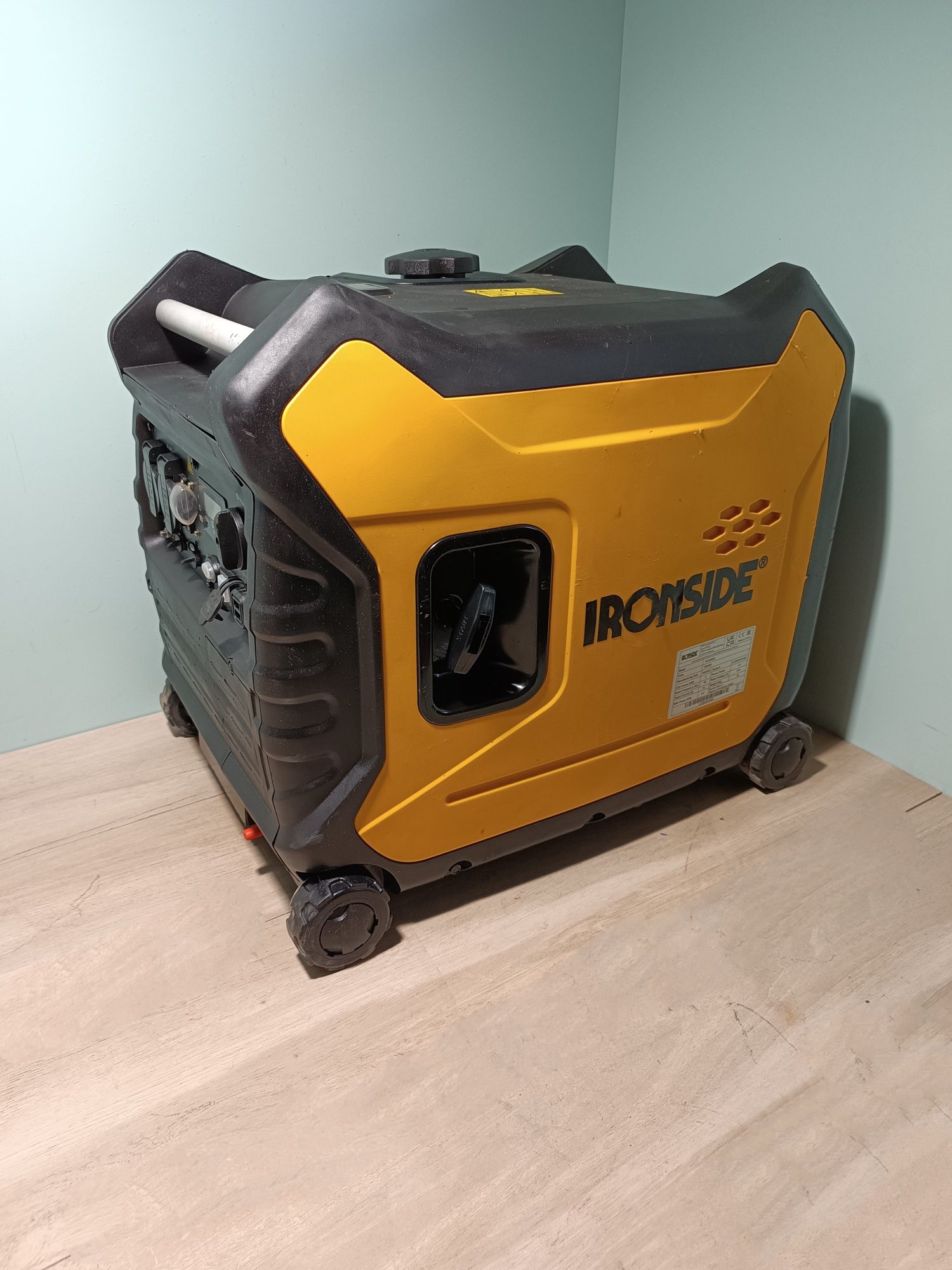 Generator de curent monofazat silențios Ironside Pramac 6 ore