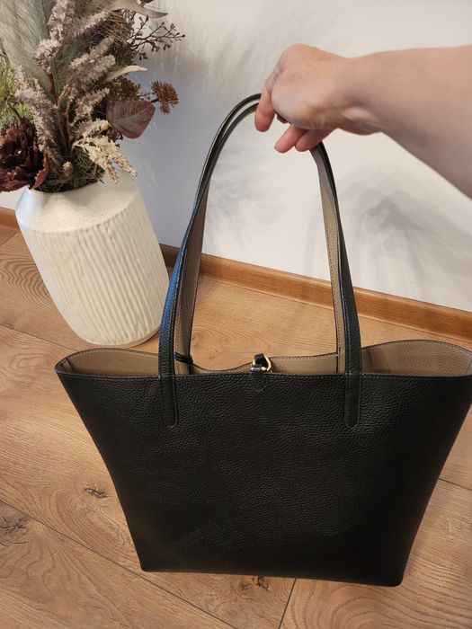 Vand geanta LAUREN RALPH LAUREN ,negru,stare impecabila.
