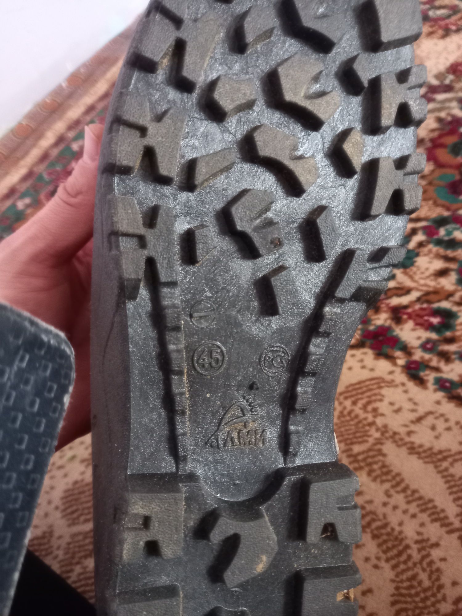 Байпак липучкалы кийип шешиуге колайлы