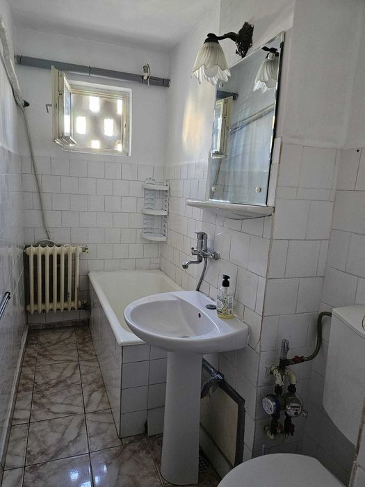Inchiriez apartament 2 camere Craiovita Noua