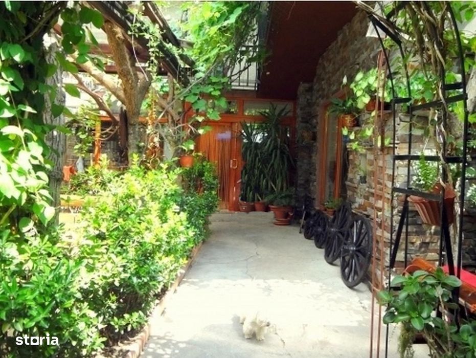 Vila Eforie Nord S+P+1+M Ultracentrala 16 camere