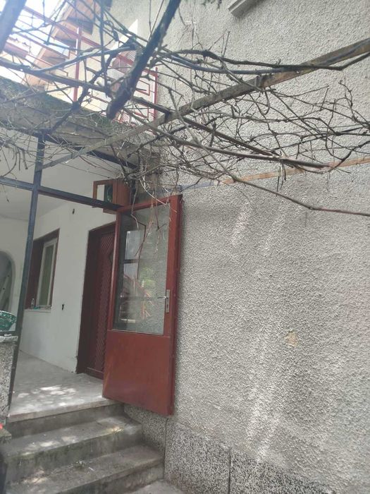 Продавам къща в град Банкя