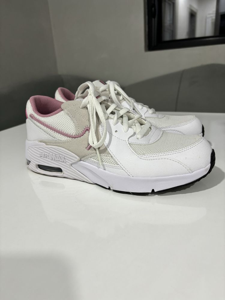 Маратонки Nike air max