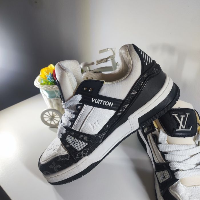 Adidași Louis Vuitton