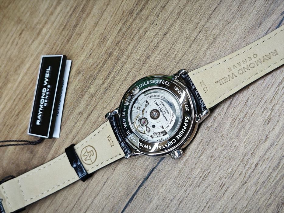 Швейцарские часы RAYMOND WEIL, механика.