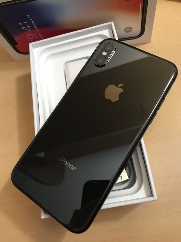 Продается срочно iPhone X