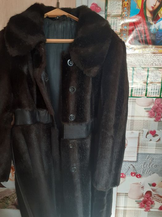 Продам женскую шубу с короткими рукавами