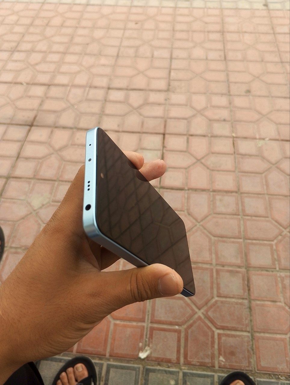 Redmi not13 holati yaxwi bexijolat tel qlorasla.