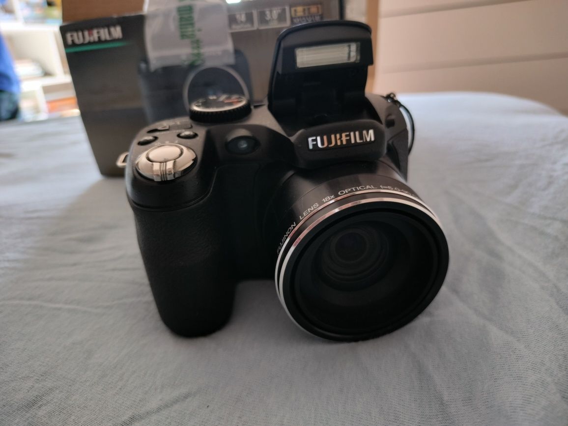 Aparat foto Fujifilm S2950 Series
