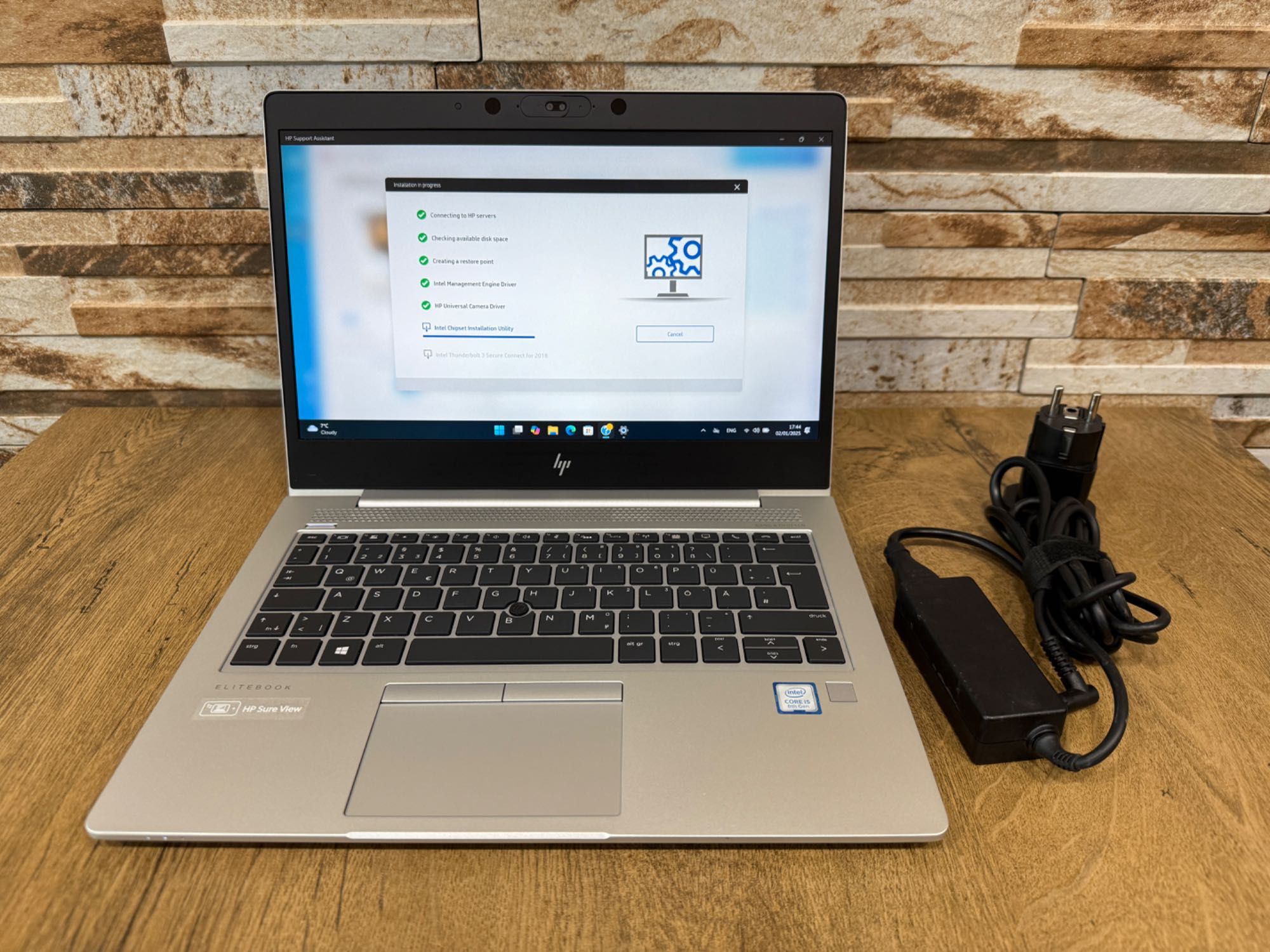 HP EliteBook 830 G5 Core i5 16GB Ram 512 Nvme 120Hz 400nit sureview 4G
