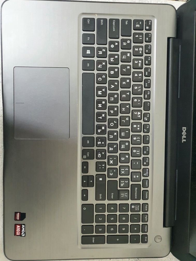 Делл инспирон  4GB 256 ссд амд a10 7 поколения  поколения
