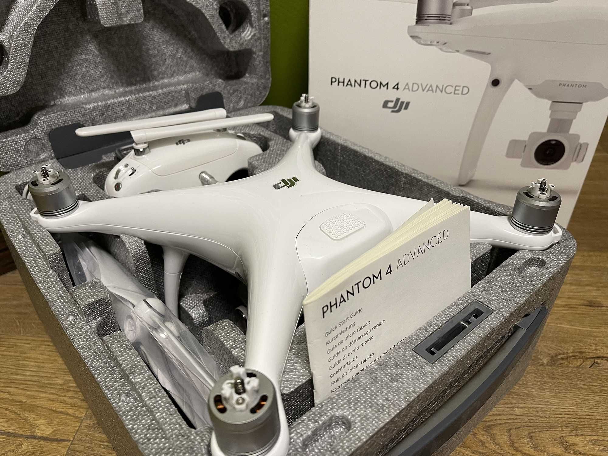 Дрон квадрокоптер DJI Phantom 4 Advanced / Pro (Фантом 4 Адвансед Про)