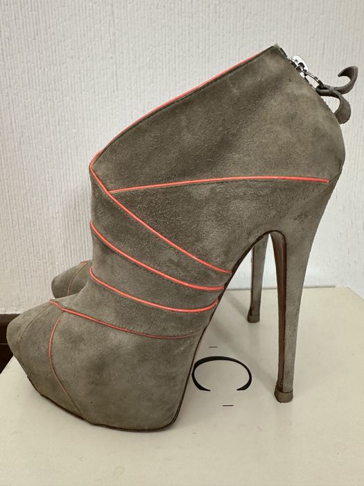 Ботильоны Casadei