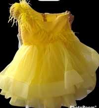 Кокетна рокля за малка принцеса.