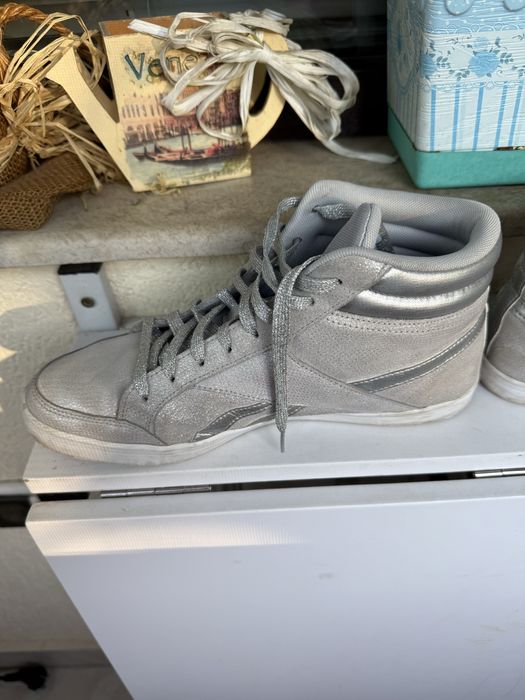 Дамски сребристи кецове Reebok