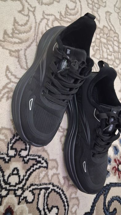 Krossovka yangi. Samarqand shahri