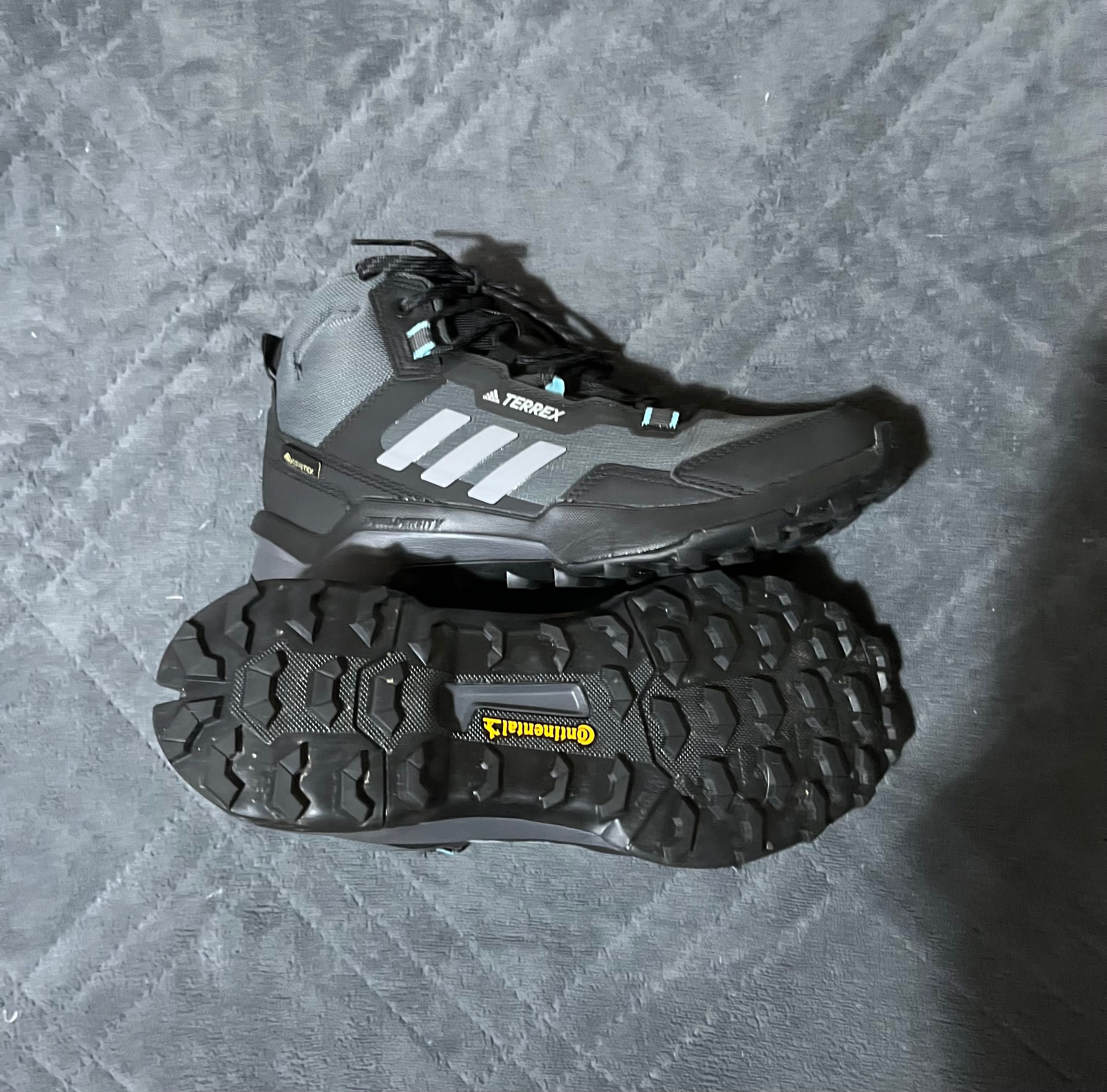 Обувки Adidas Terrex