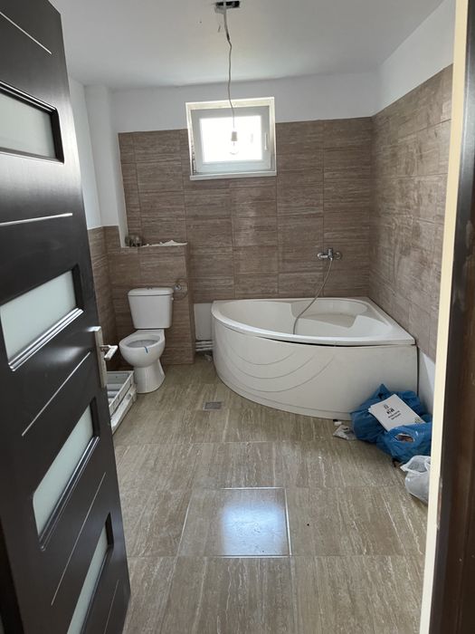Renovam case/apartamente,construim case la rosu/cheie