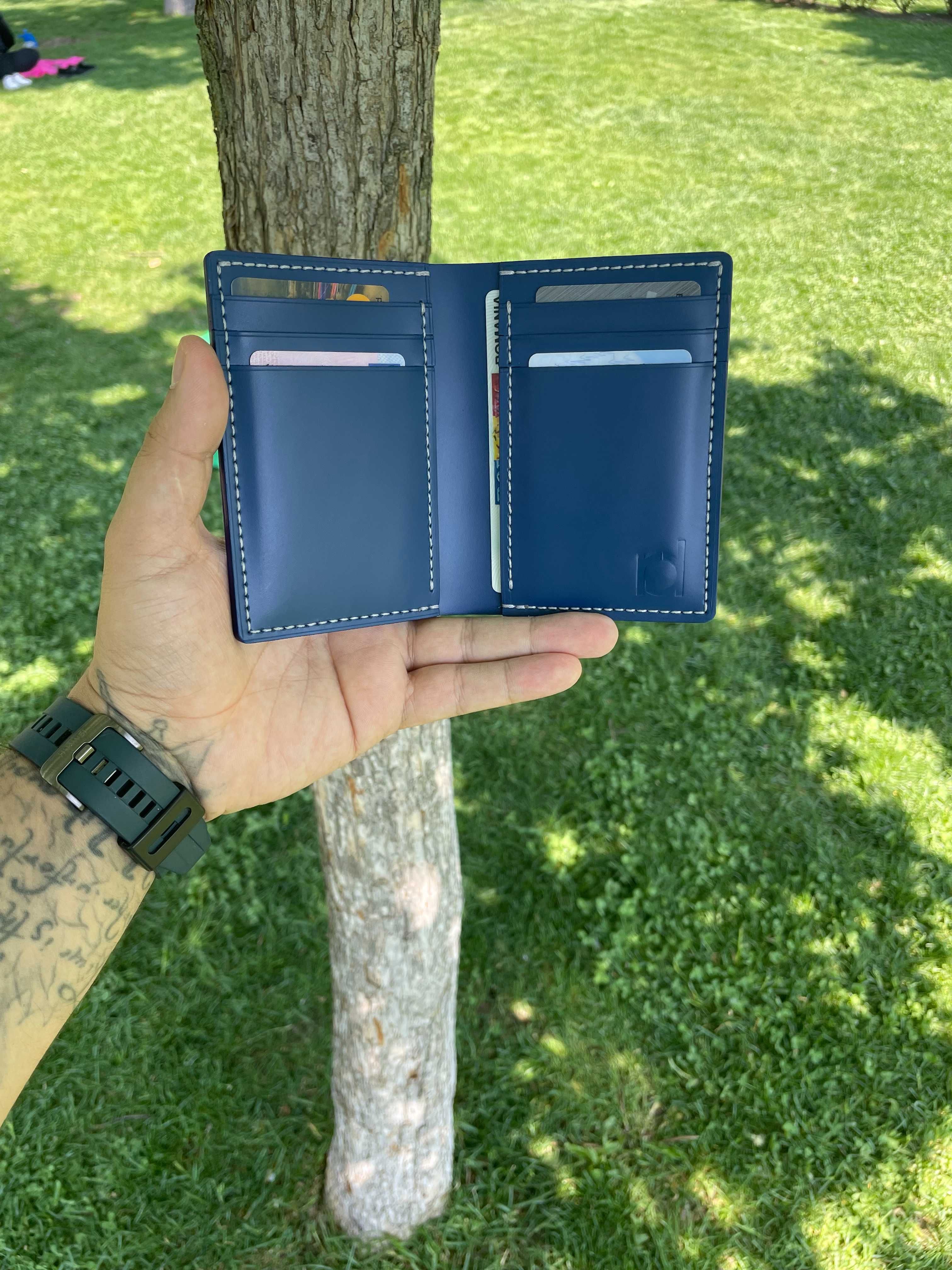 Portofele din piele naturala lucrate  manual in Romania.