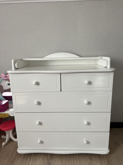 Продам комод-пелинальный столик