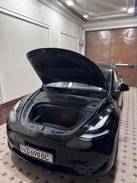 Продается Tesla model Y 2023 года