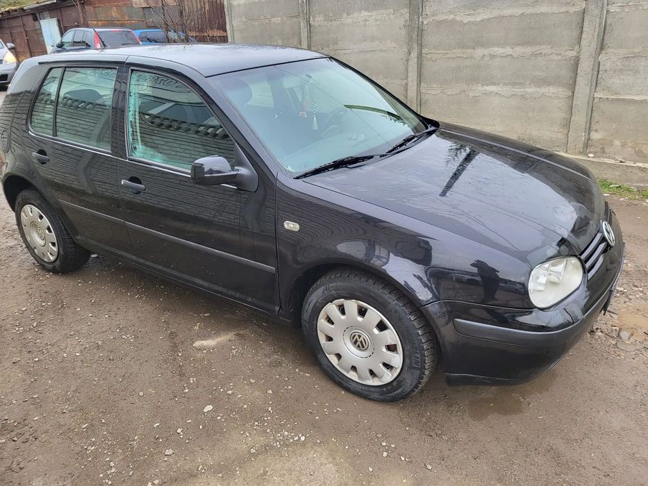 Dezmembrez Volkswagen Golf 4 1.9 ALH Capota fata/Aripa fata/faruri/trager/radiatoare