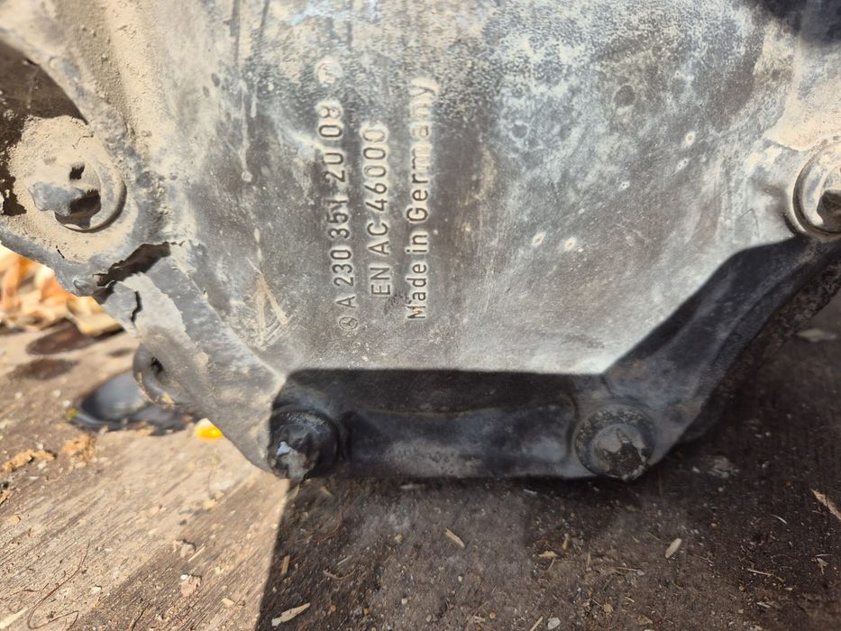 Продам редуктор на 211 Мерседес. Хорошем рабочем состоянии.