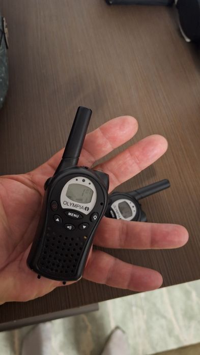2 statii mini,walkie talkie