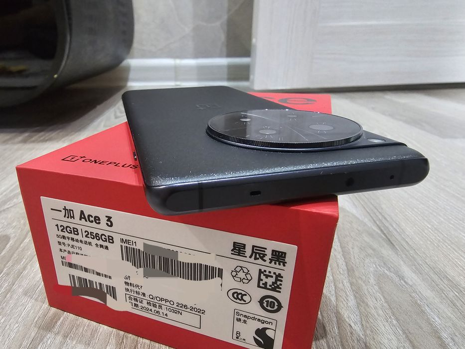 Продам OnePlus Ace 3(12R) 12/256 Black полный комплект!