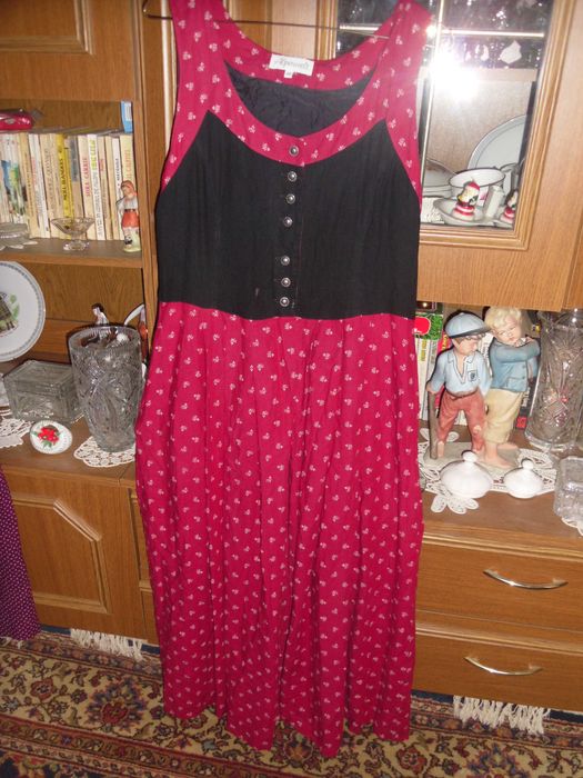 Rochie port popular sasesc