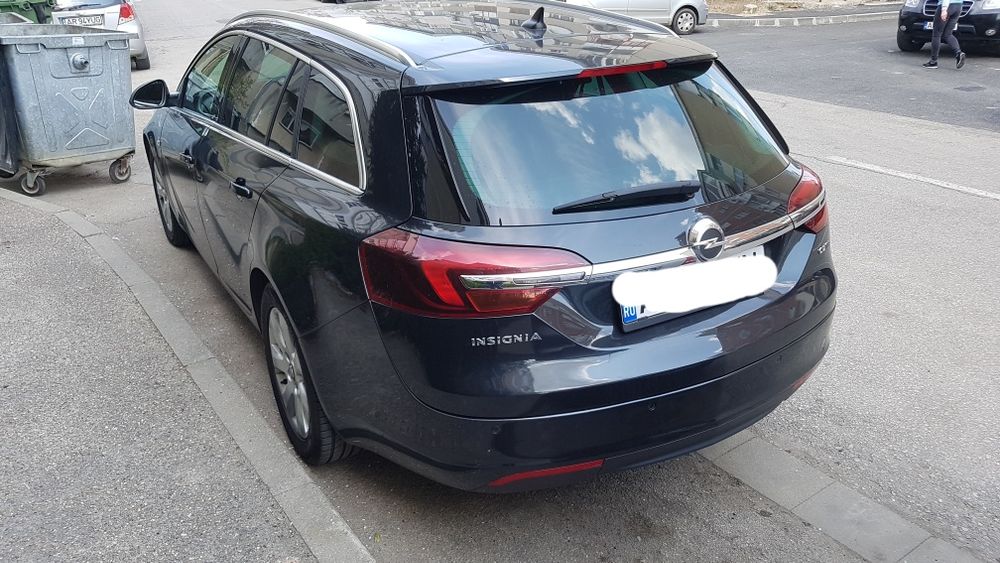 Vând Opel Insignia SportTourer