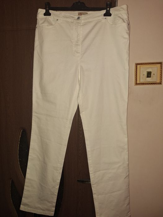 Pantaloni / blugi elastici albi ,dama 48