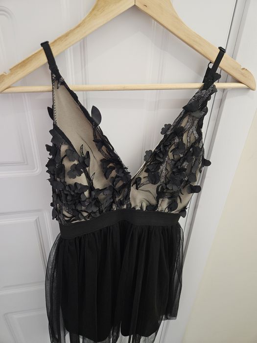 Малка черна рокля