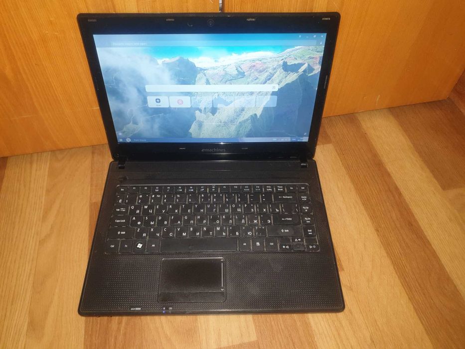Продаю  ноутбук Emachines D443 .