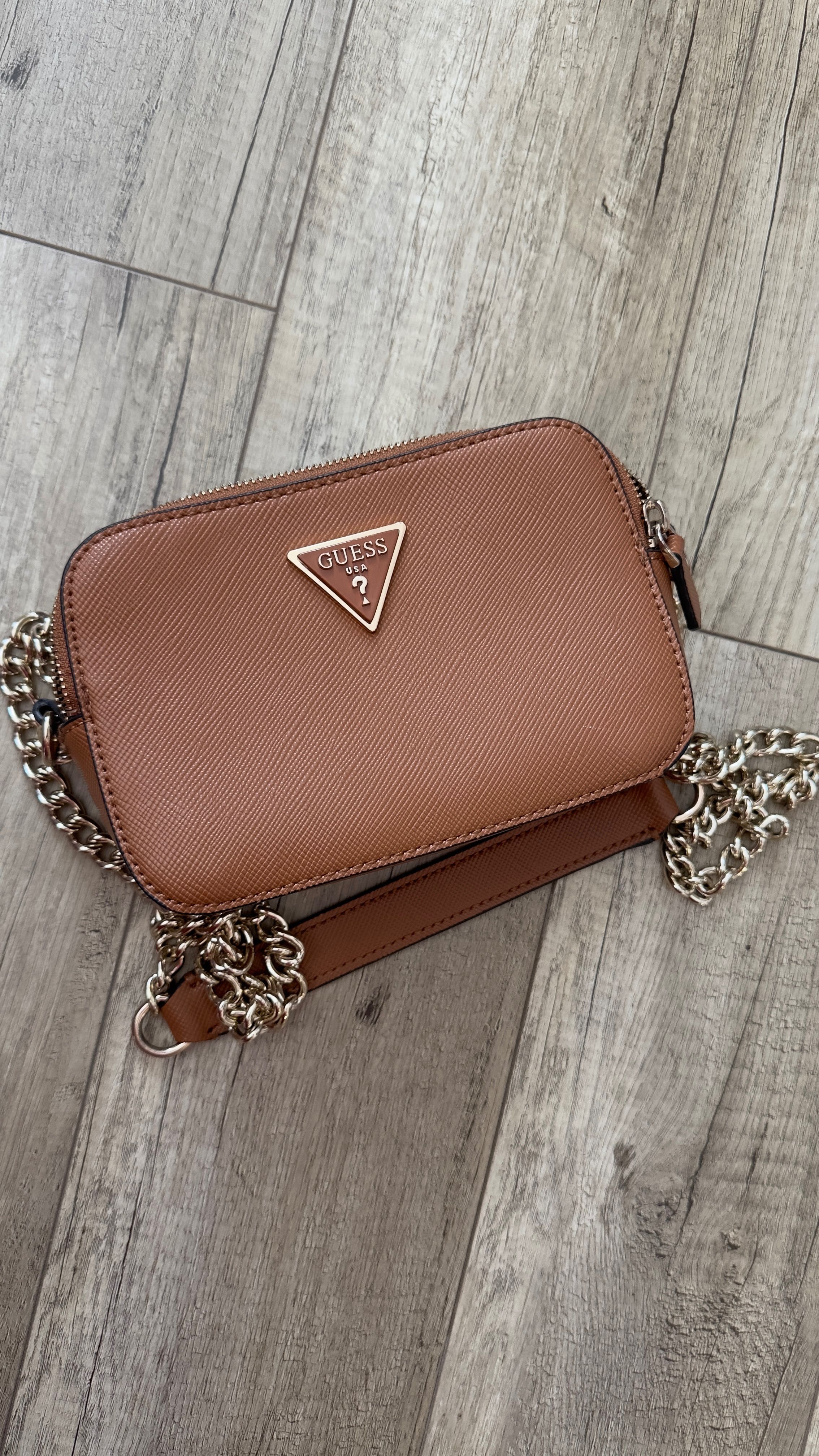 Чанта на Guess оригинална