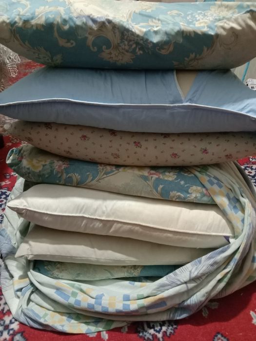 Подушки пуховые б/у