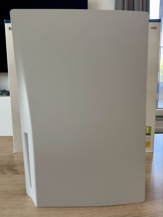 PlayStation 5 Disc Edition, с два контролера и зарядна станция