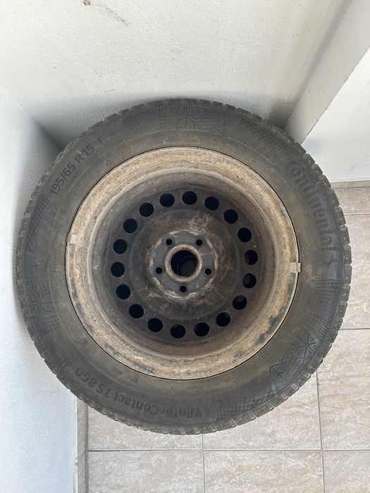 Doua roti de iarna CONTINENTAL WinterContact 195/65 r15