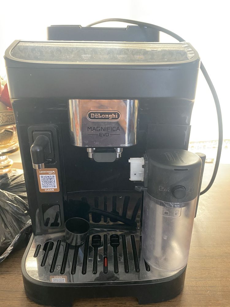 Kofe aparati (coffee machine) delonghi
