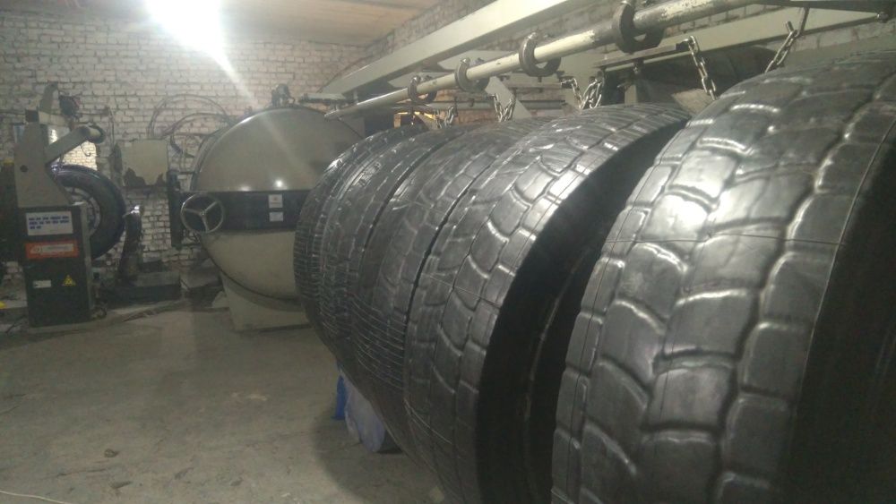Продается оборудование по восстановлению грузовых шин в Алматы.