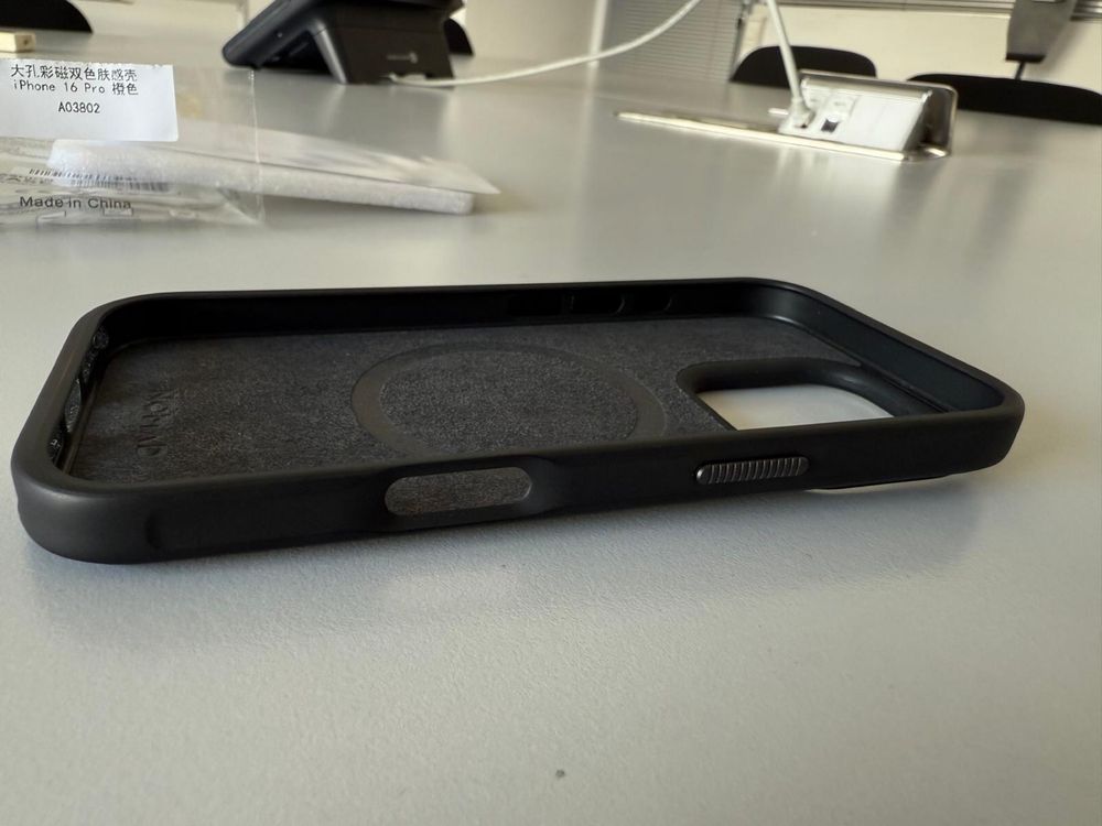 Калъф Номад за iphone 16 pro