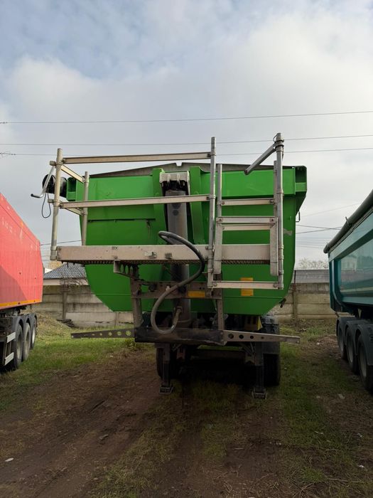 Vând  semiremorcă basculabila Schimtz