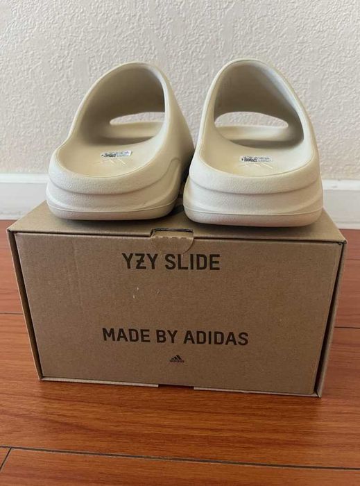 Yeezy Slide Bone