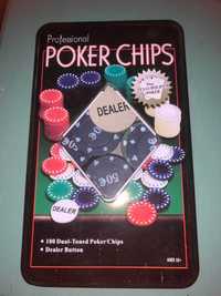 Покер чипове в метална кутия