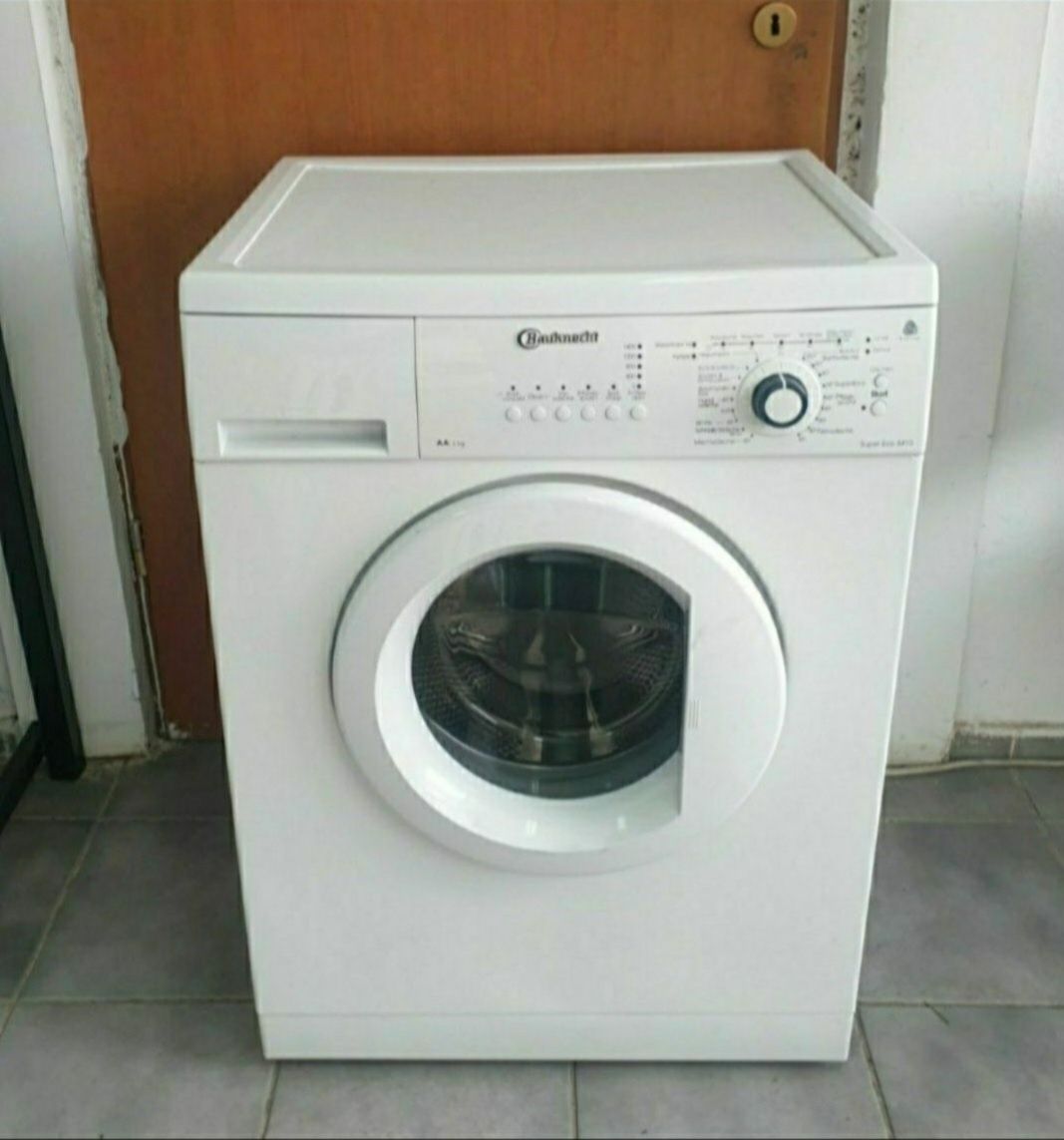 LICHIDARE DE STOC.  Masină de spălat rufe automată Bauknecht  506440
